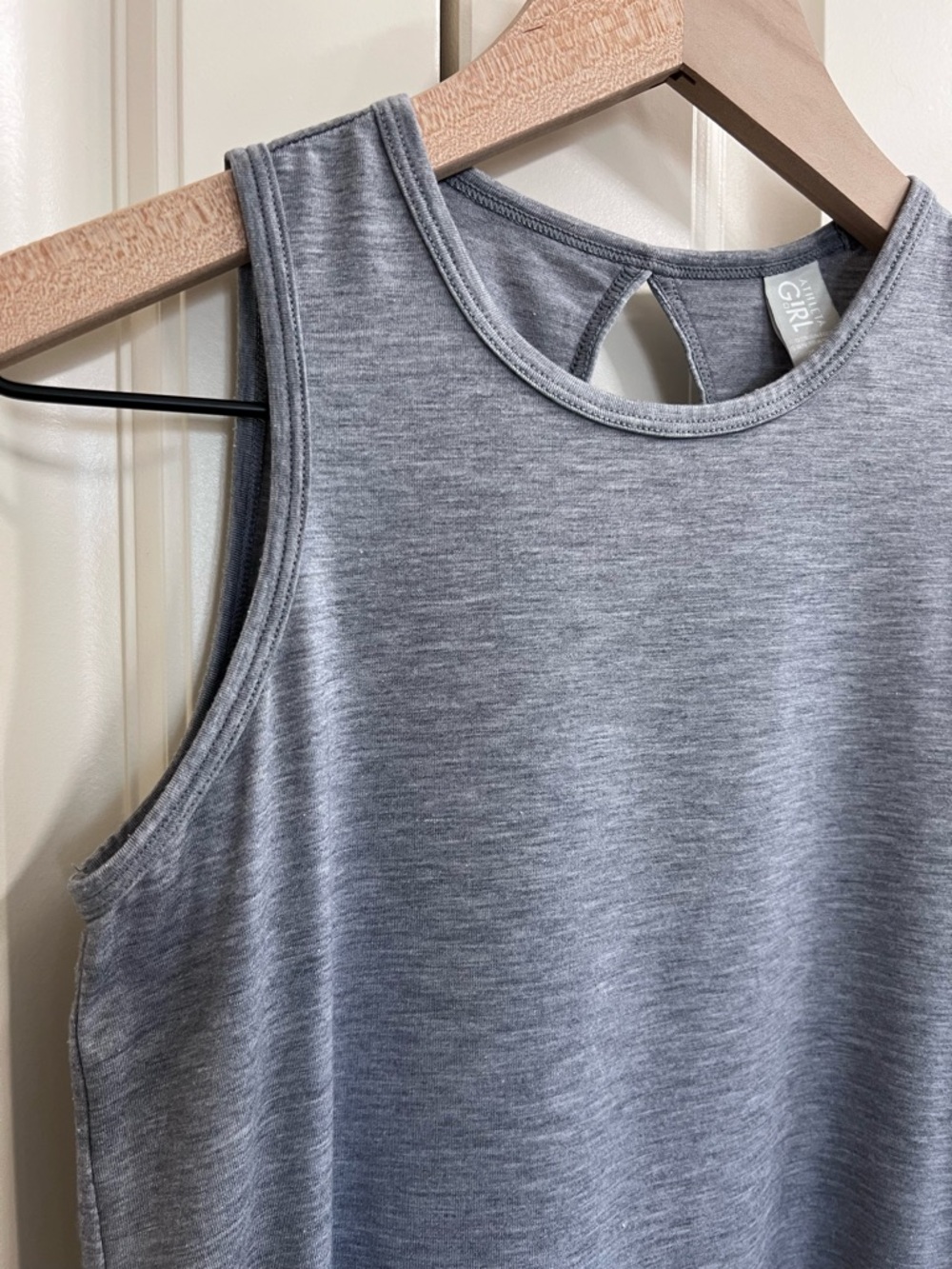Athleta Girl Keyhole Tank in Gray, Size L (12) - Picture 4 of 10